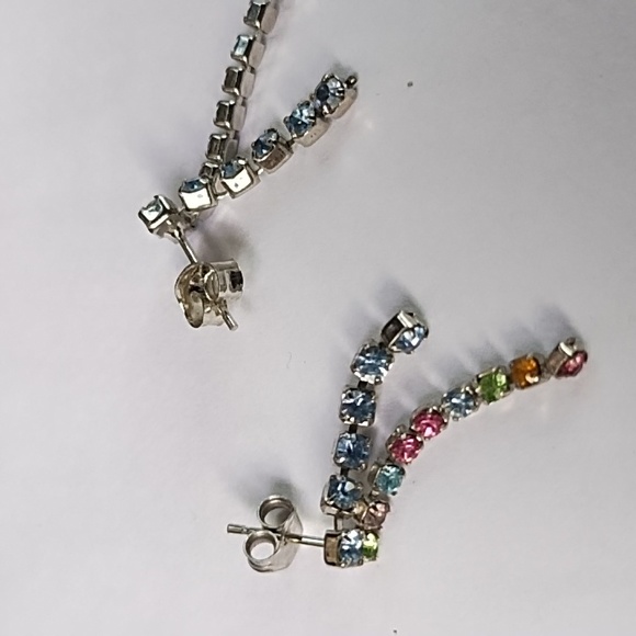 Earrings - Picture 2 of 3